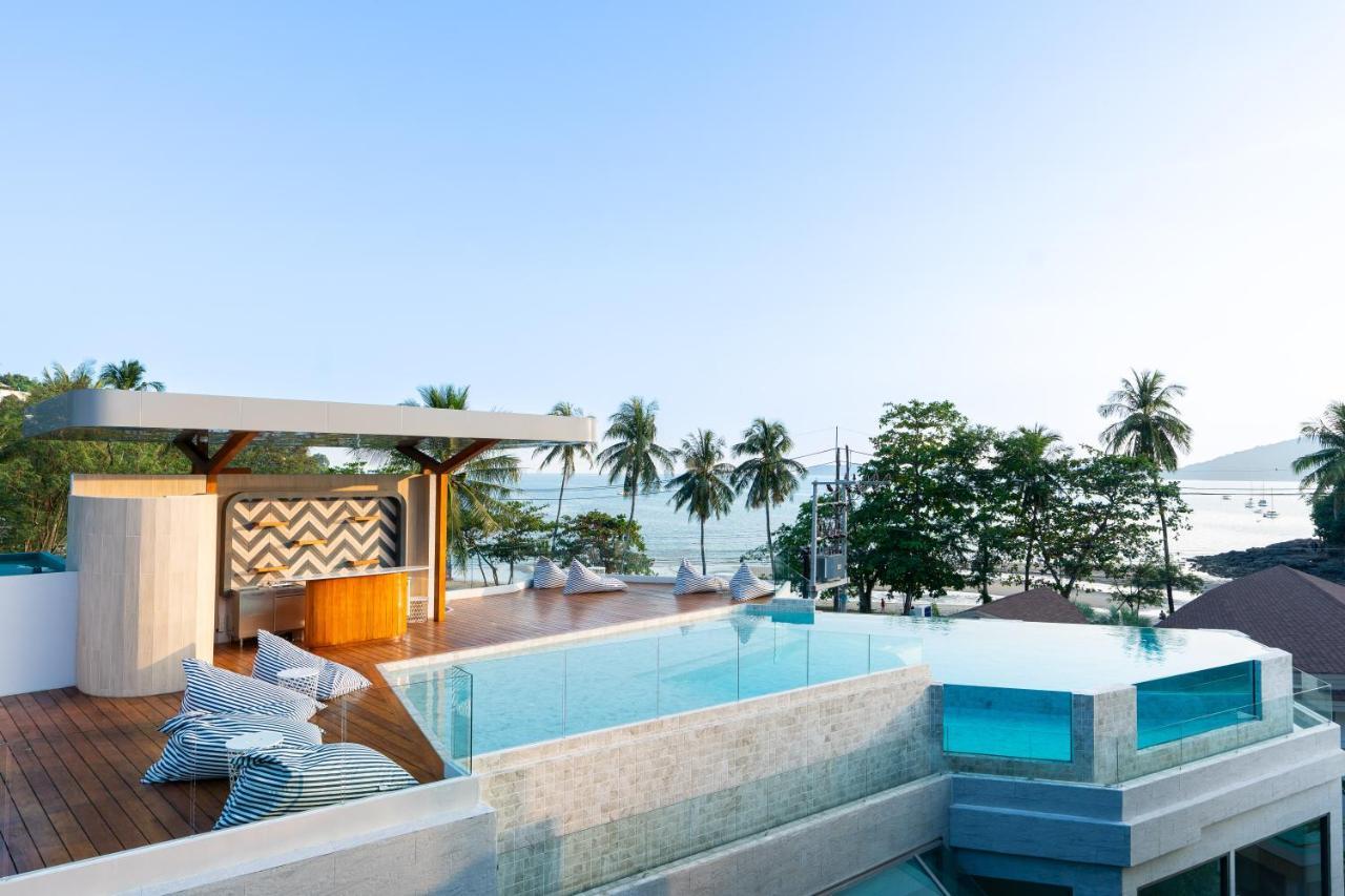 Panwaburi Beachfront Resort - Sha Extra Plus Esterno foto The rooftop pool at the hotel