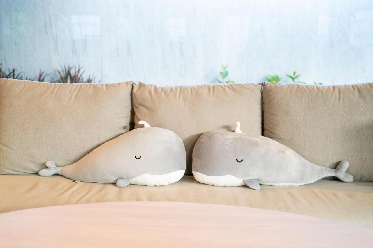 Panwaburi Beachfront Resort - Sha Extra Plus Esterno foto Two plush versions of the character.