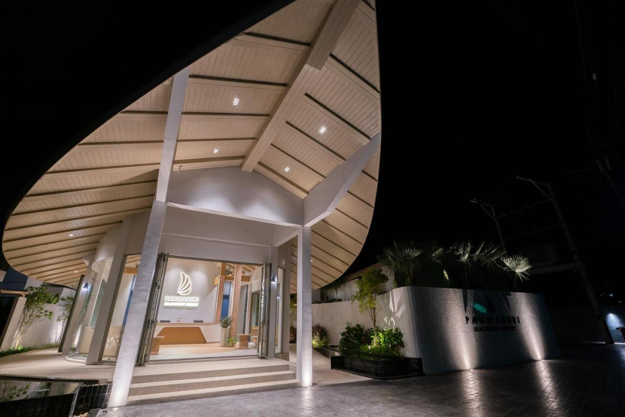 Panwaburi Beachfront Resort - Sha Extra Plus Esterno foto The entrance of the resort