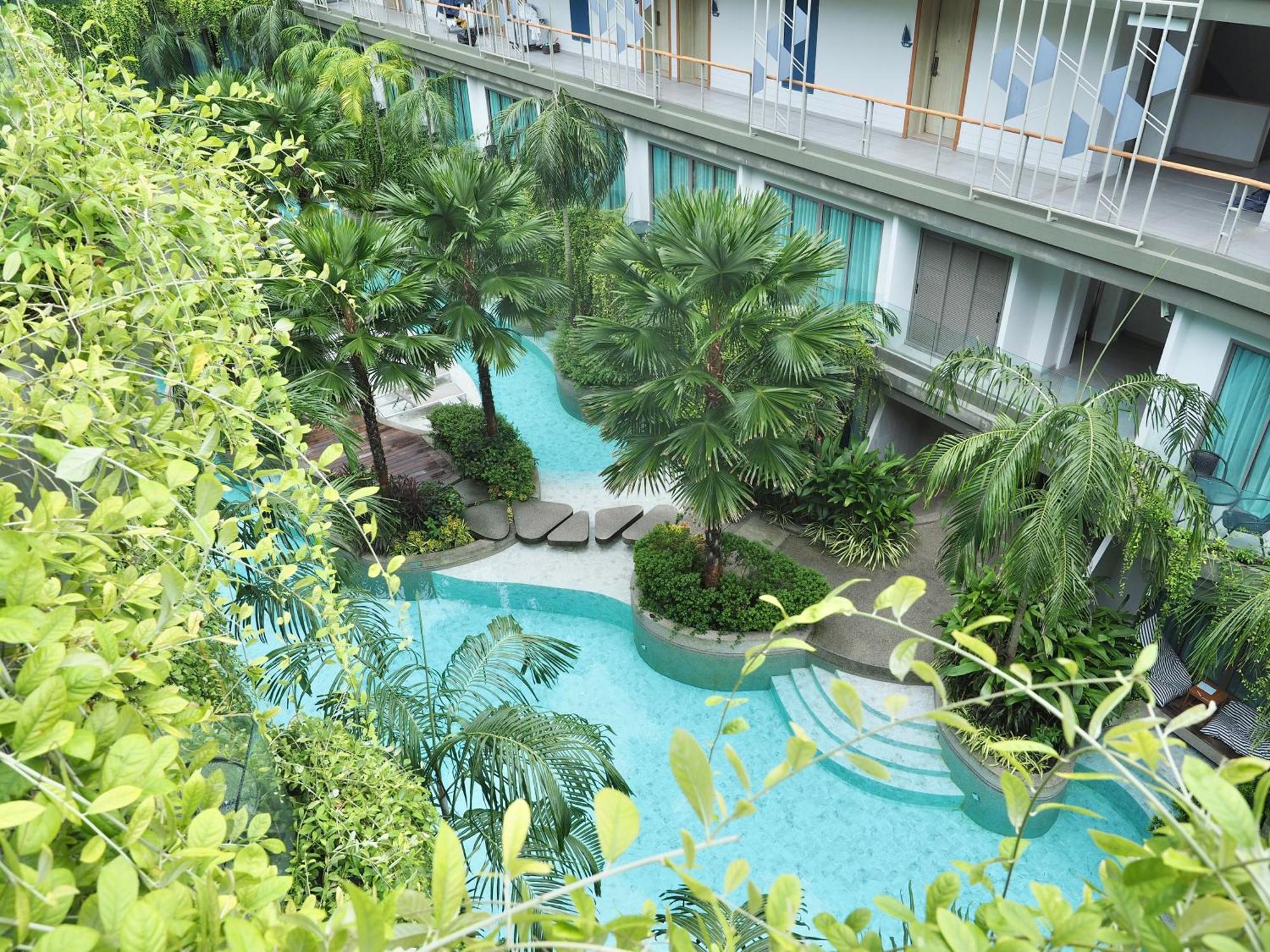 Panwaburi Beachfront Resort - Sha Extra Plus Esterno foto The pool at the hotel